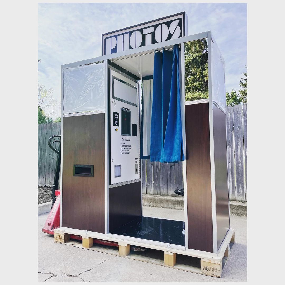 model 17 replica photo booth for sale