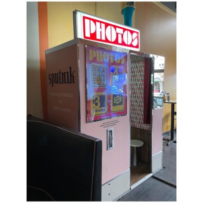 Sputnik Model 17 Analog Photobooth